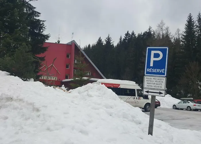 Hotel Velveta 3*