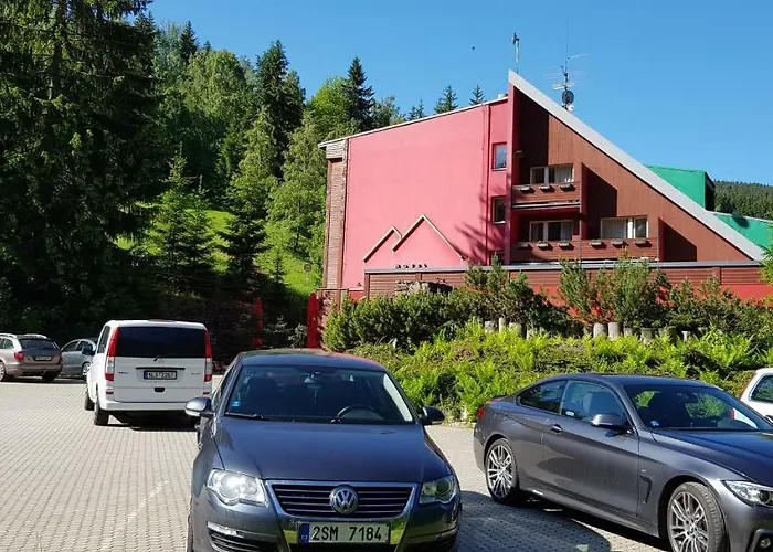 Hotel Velveta 3*