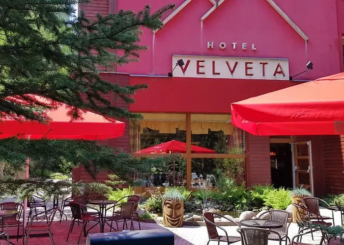 Velveta 3*